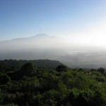 Kilimandžaras - vaizdas kopiant į Meru viršūnę